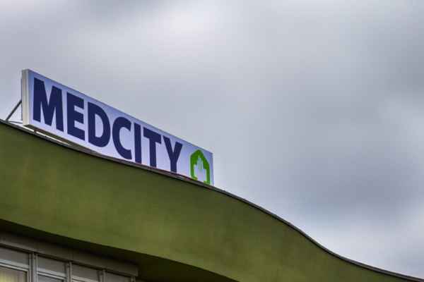 MedCity Egészségközpont tető